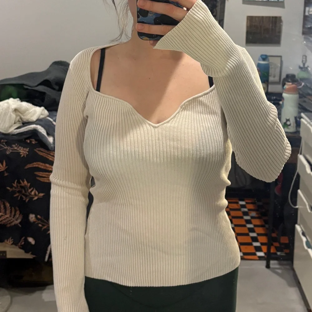 H&M Cream Ribbed Knit Top - Picture 1 of 7